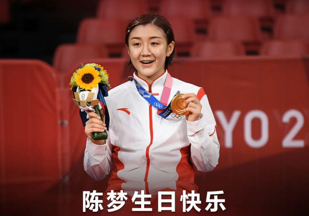 为首那人没想到叶辰如此嚣张，可还没等他怒从心生，他便忽然感觉双臂传来一阵剧痛。